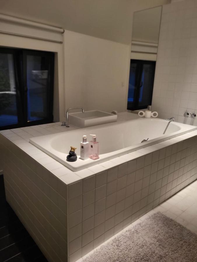 Gezellige Moderne Woning Met Zwemvijver Halle  Kültér fotó